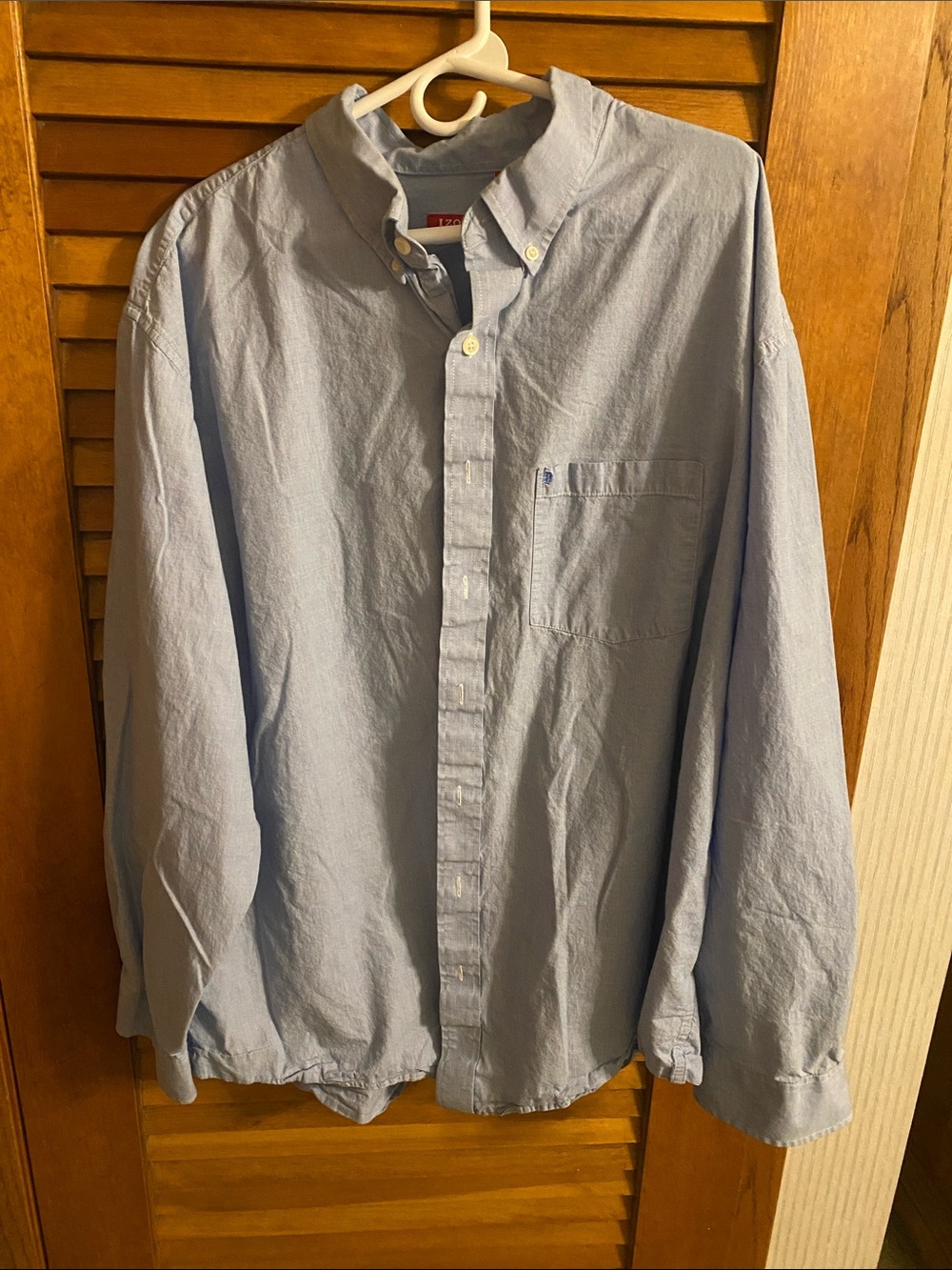 Izod Men's Sky Blue Casual Button-Down Shirt